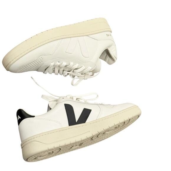 Veja Men\'s V-90 Leather Athletic Sneaker Comfort White Size 9 NWOB Flawed main image 9